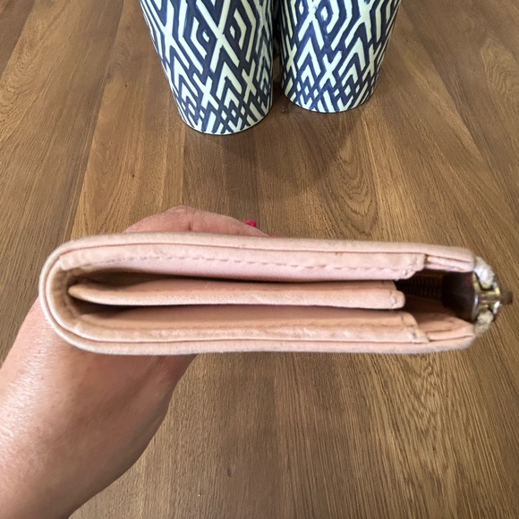 30.Gucci GG Supreme Wallet Authentic Date Code 26897-4276 - Picture 9 of 16